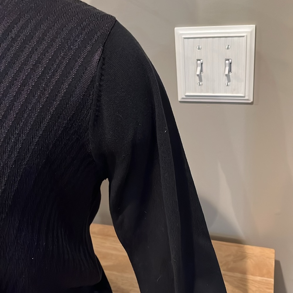 Sweater - Picture 3 of 3